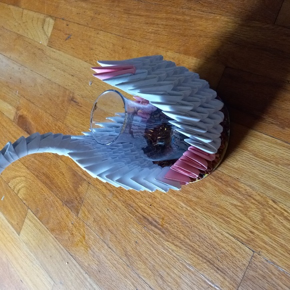 White Swan origami planter - Picture 2 of 4